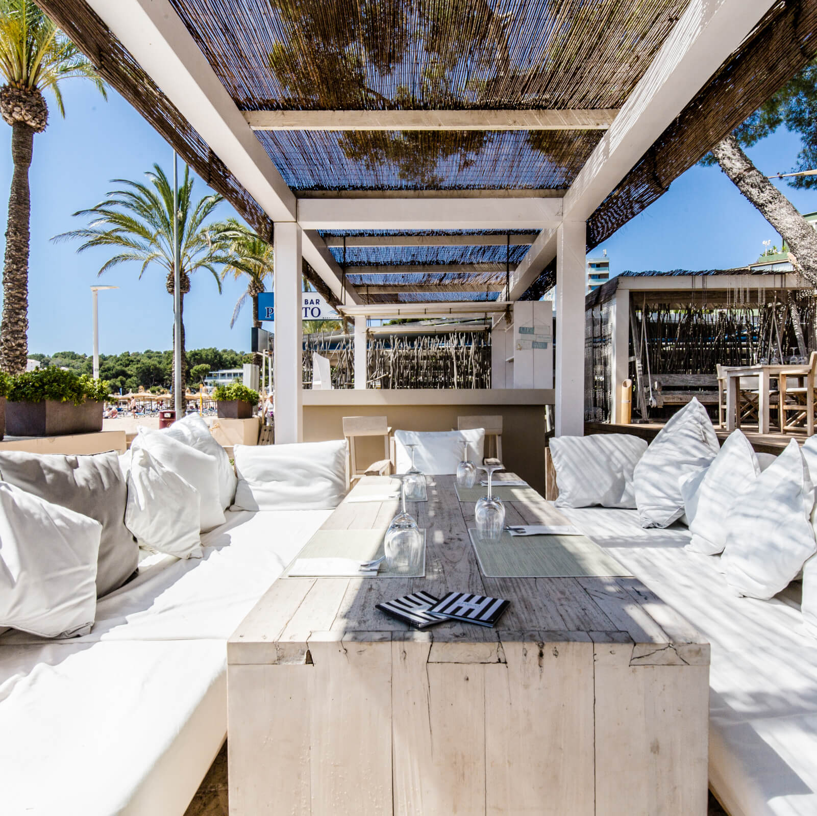 Zhero Boathouse Magaluf Mallorca Chillout-Restaurant Beachclub