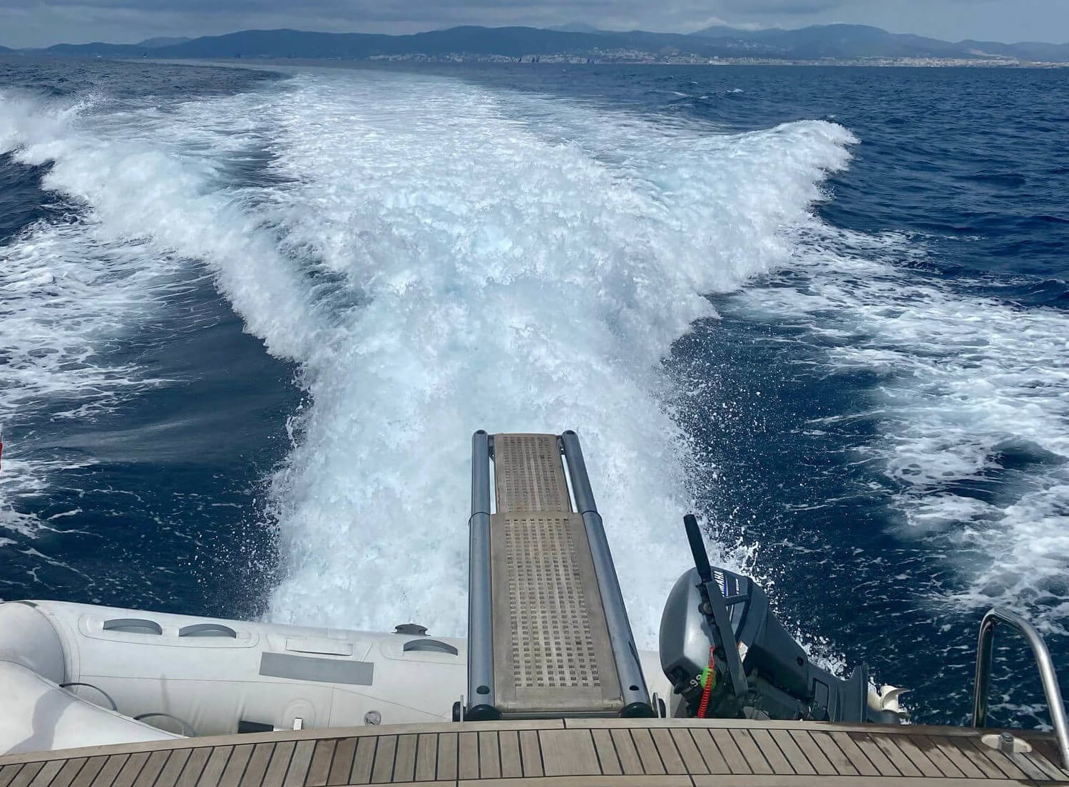 Power Speed Boat | Estilo Jetset | Música DJ | Bebidas